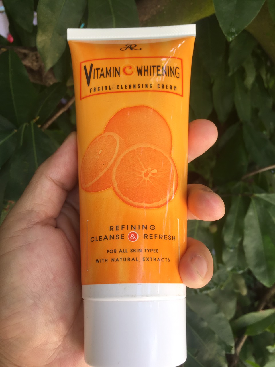 Sữa rửa mặt vitamin C Whitening Thái Lan